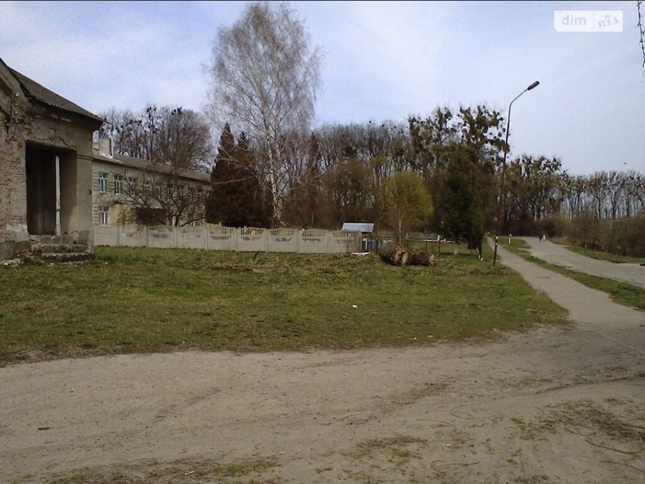 Цегляний будинок під реконструкцію + 24 сот біля траси Київ-Чоп