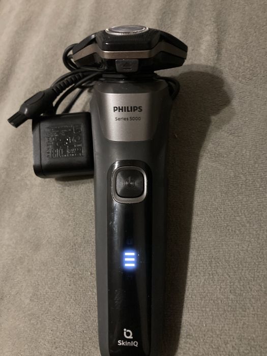 Аккумуляторная  электробритва Philips Shaver series 5000