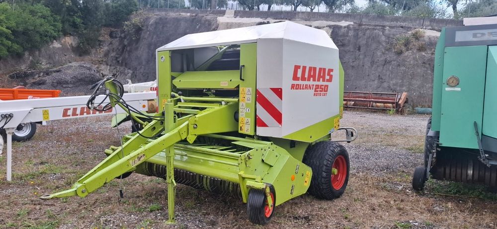 Enfardadeira Claas Rollant 250 Roto Cut
