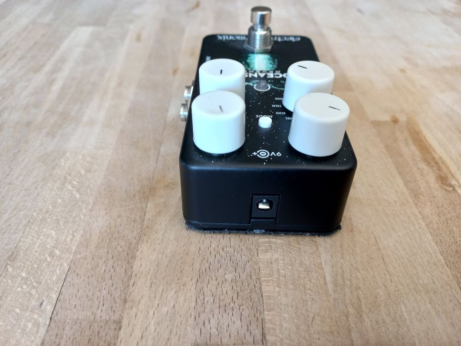 Electro Harmonix EHX Oceans 11 Reverb