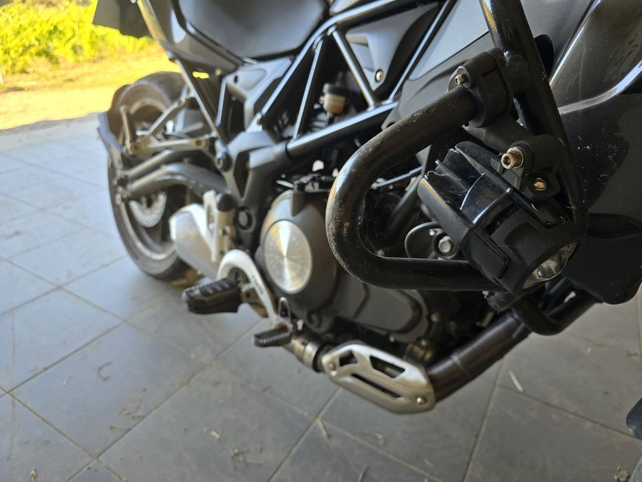 Benelli trk            j