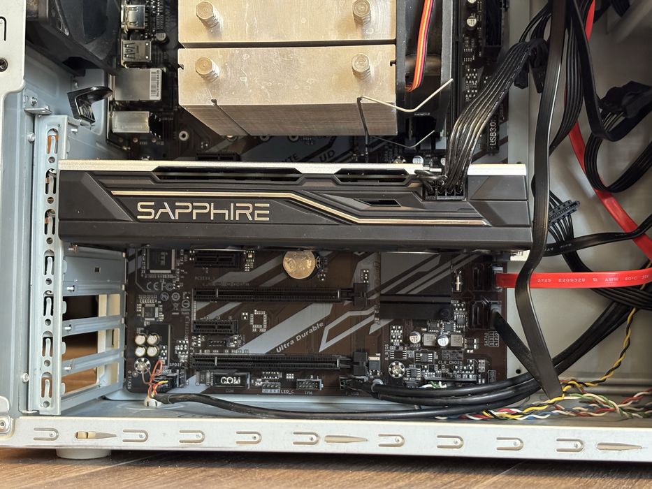 Intel i3 8100, rx580 8gb, 16gb ram