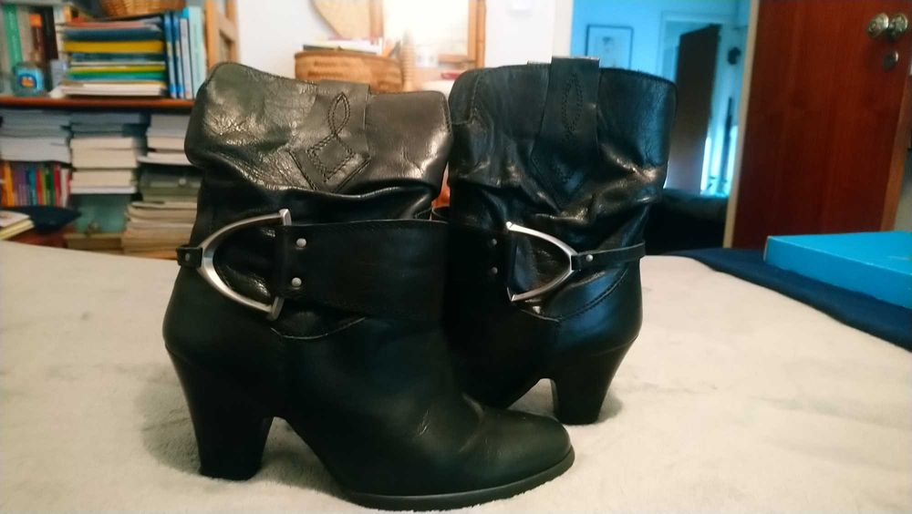 Botas de senhora em pele, nº 36
