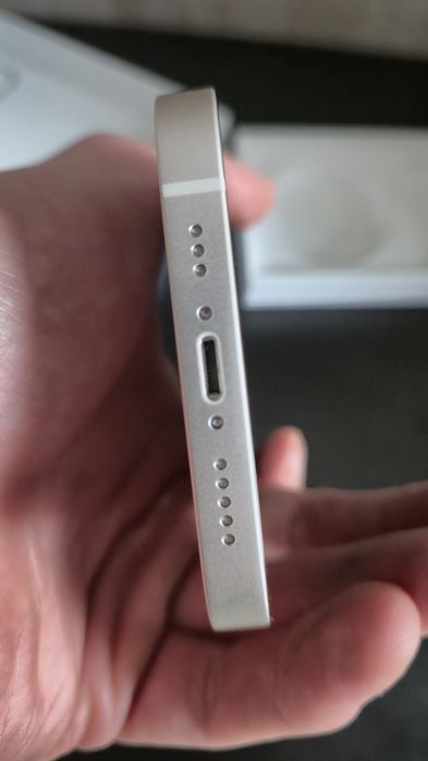 Iphone 13 praktycznie nowy
