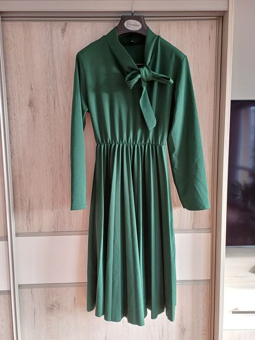 Zielona sukienka w plisę.Rozmyar 36/38