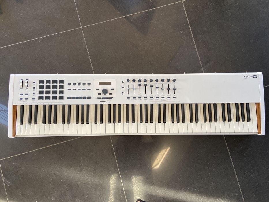 MIDI-контролер Arturia KeyLab 88 MkII white