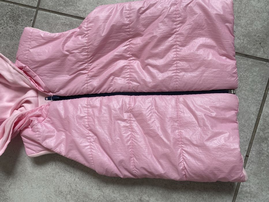 Нова жилетка для дівчинки