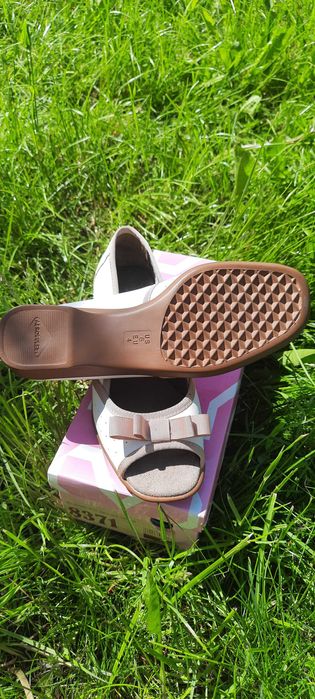 Жіночі туфлі-мокасіни