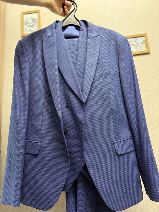 Чоловічий костюм трійка 48-50 розмір.