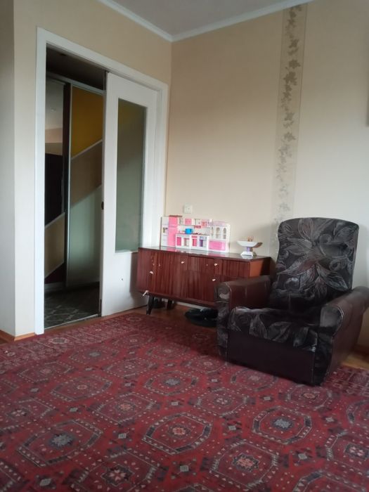 Здається 1к квартира в центрі Бабурки, власниця!