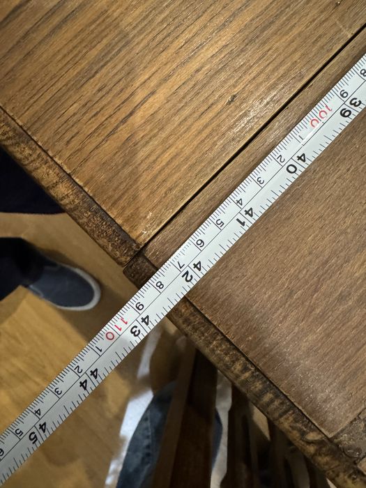 Conjunto mesa e cadeiras antigas