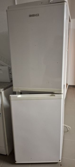 Frigorífico e máquina de lavar louça