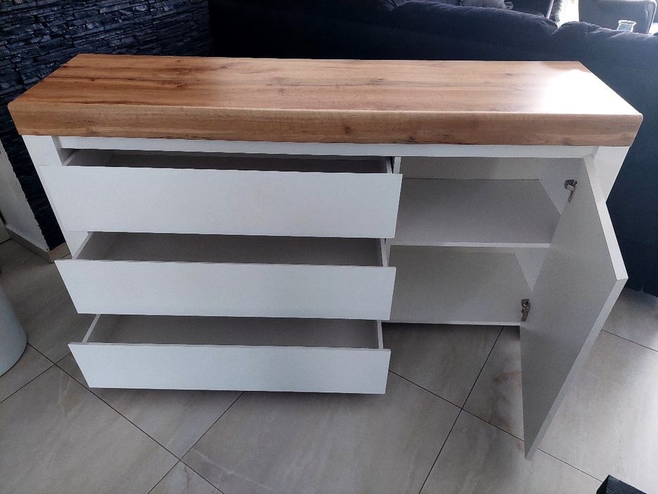 Biała komoda solidna pojemna