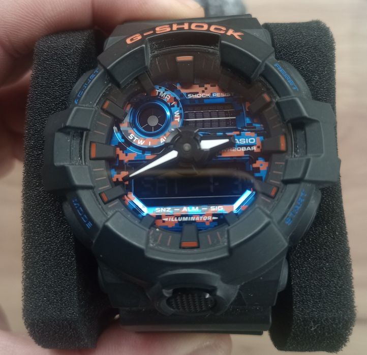 Zegarek Casio G Shock GA- 700CR 1AER