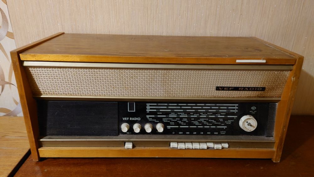Радіо приймач ретро VEF Radio вінтаж