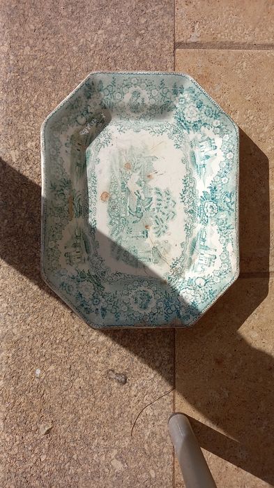 Travessa antiga pintada à mão