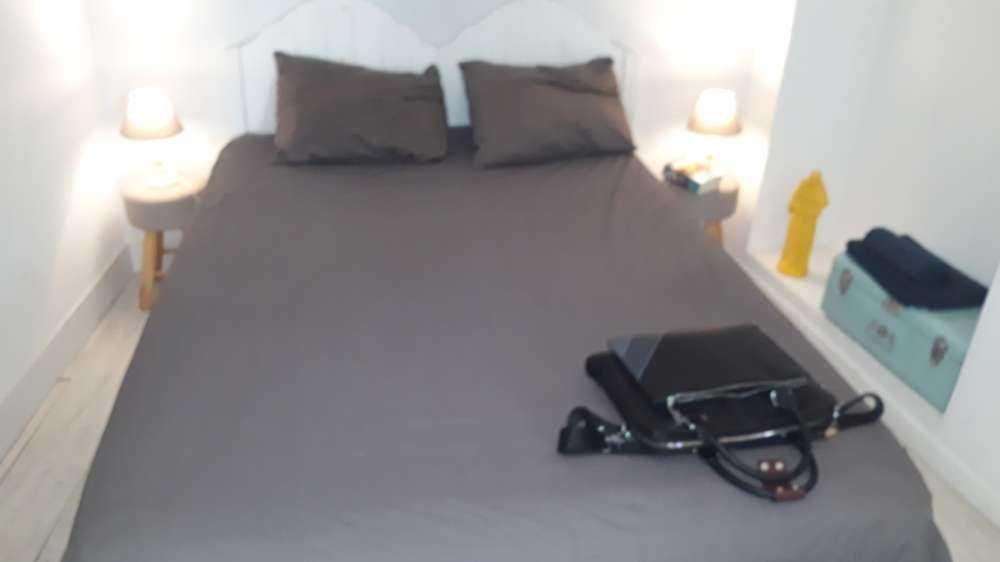 Quarto com WC Privado. Metro Chiado Lisboa, Caução.