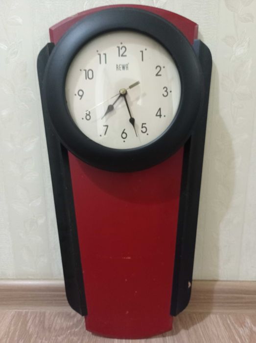 Годинник настінний REWA.