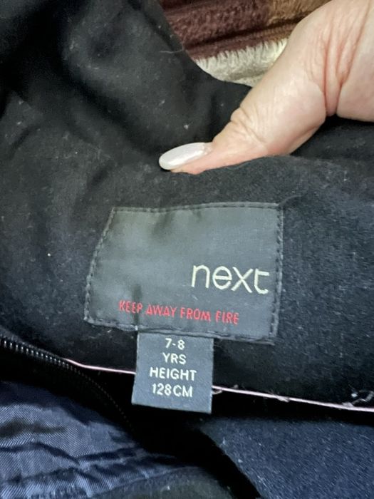 Пальто весна/осень
Рост 128см next
Цена:400грн
Состав ткани :60% wool