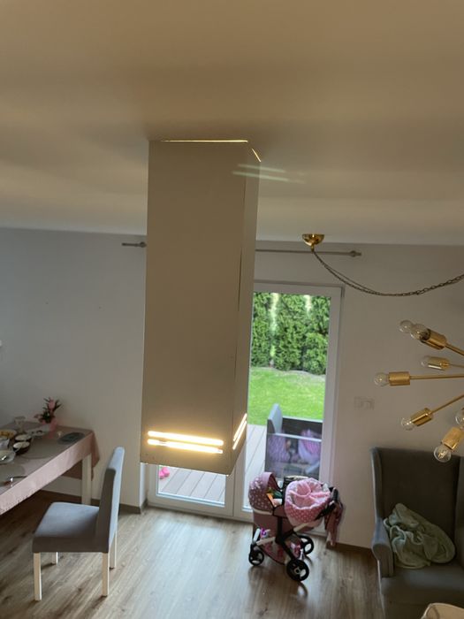 Biala metalowa lampa tuba