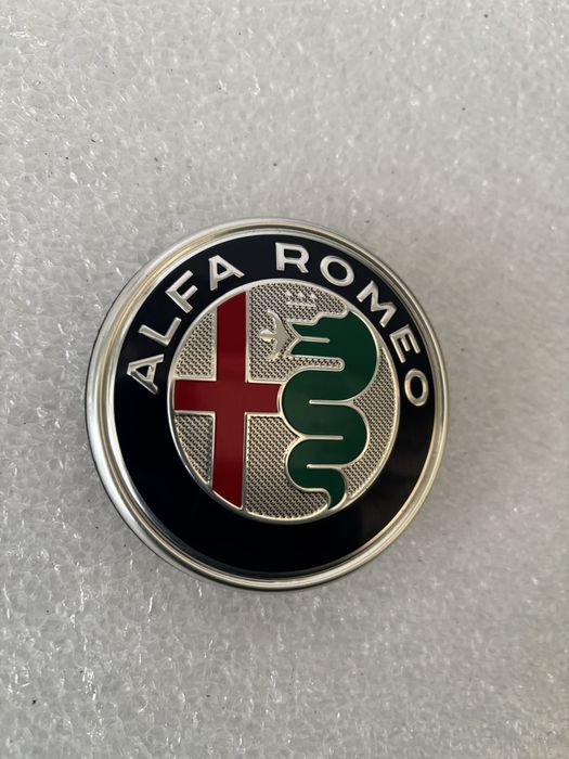 Alfa Romeo Giulia emblemat znaczek logo klapy bagażnika tył tylnej