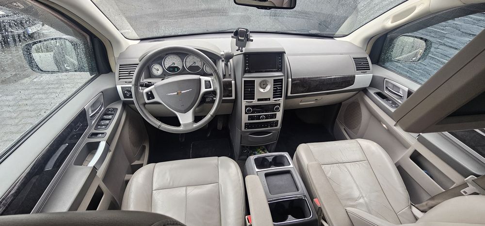 SKUP AUT Inowrocław Chrysler Grand Voyager 2010r Automat 7-