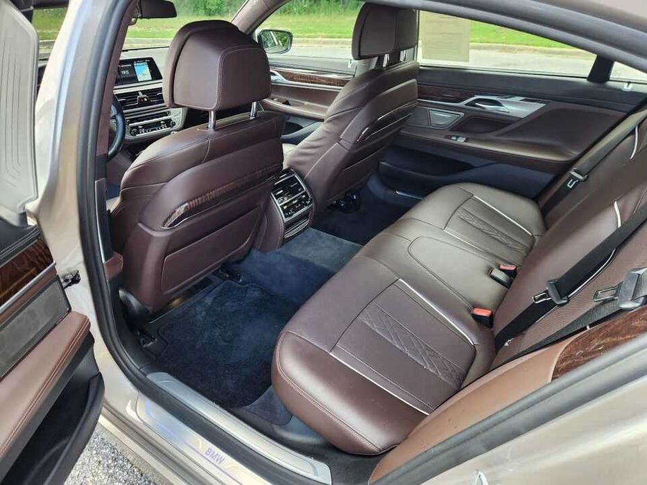 2019 BMW 7-Series 750i