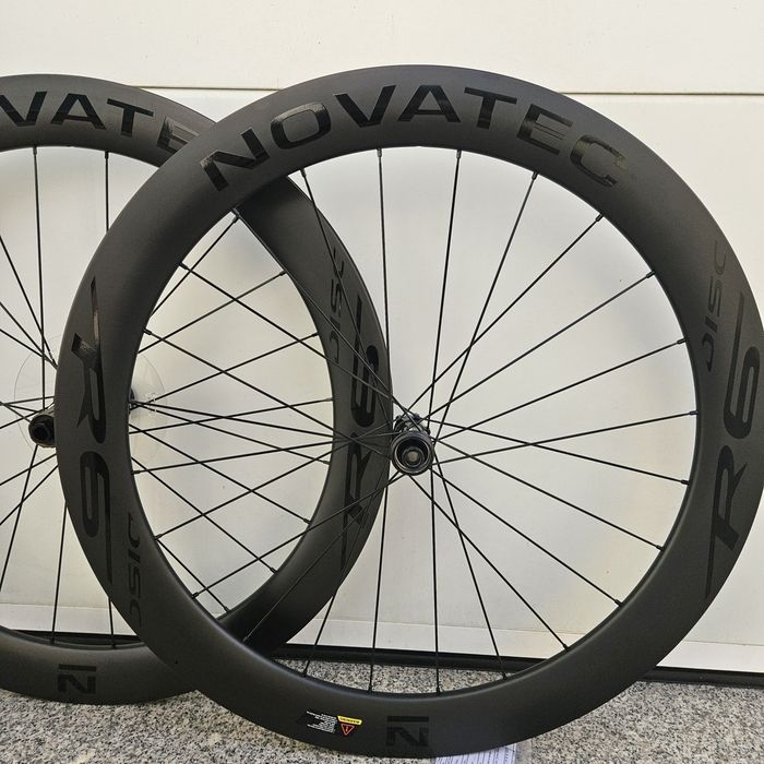 Rodas de carbono Novatec R6