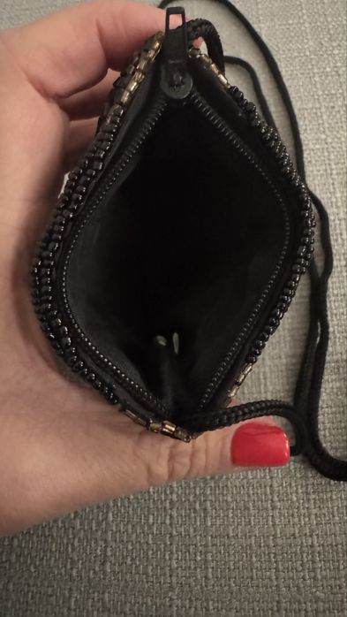 Porta moedas em missangas Black Cat