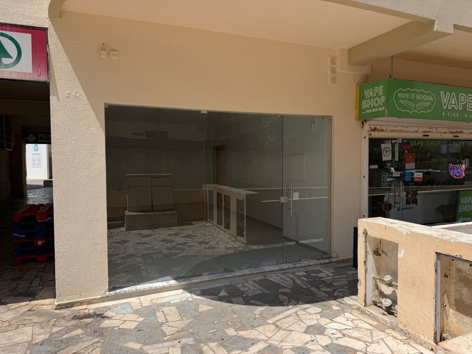 Algarve/ Praia da Rocha- Commerical35m2
