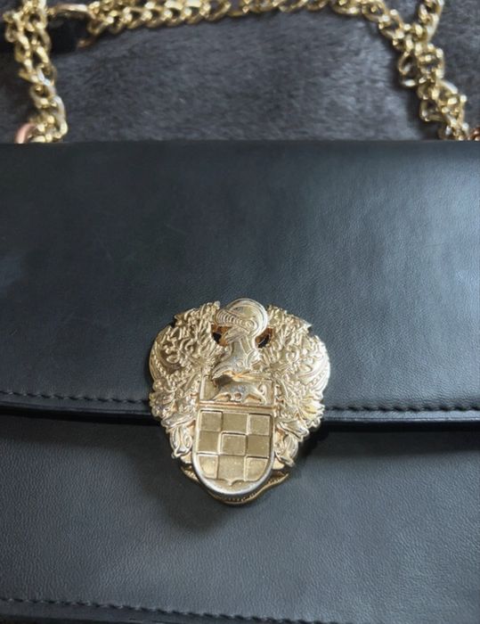 Czarna torebka vince camuto