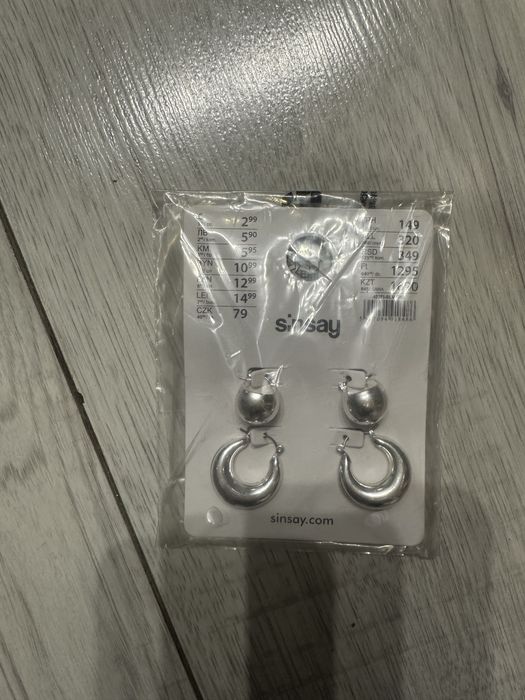 Nowe kolczyki marki sinsay