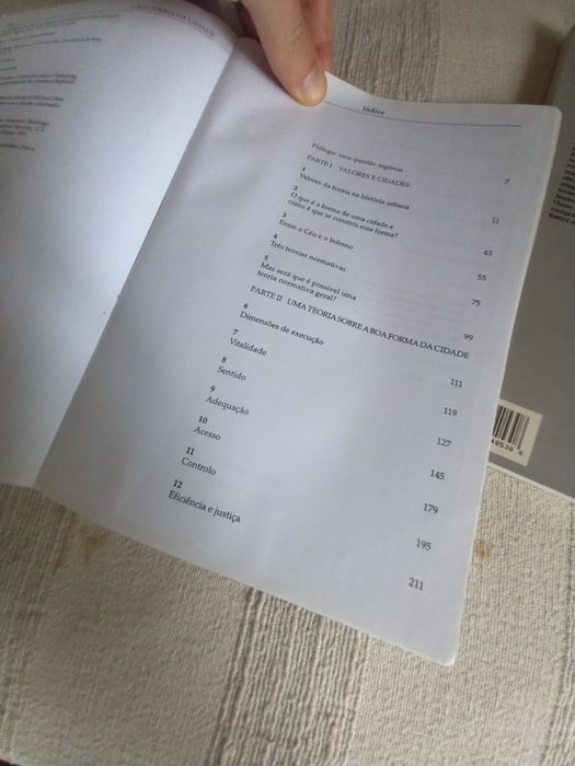 Dois livros de Arquitectura e oferta de outro