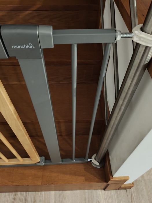 Barreira de segurança criança em madeirra 73x75 cm cinzzento Munchkin