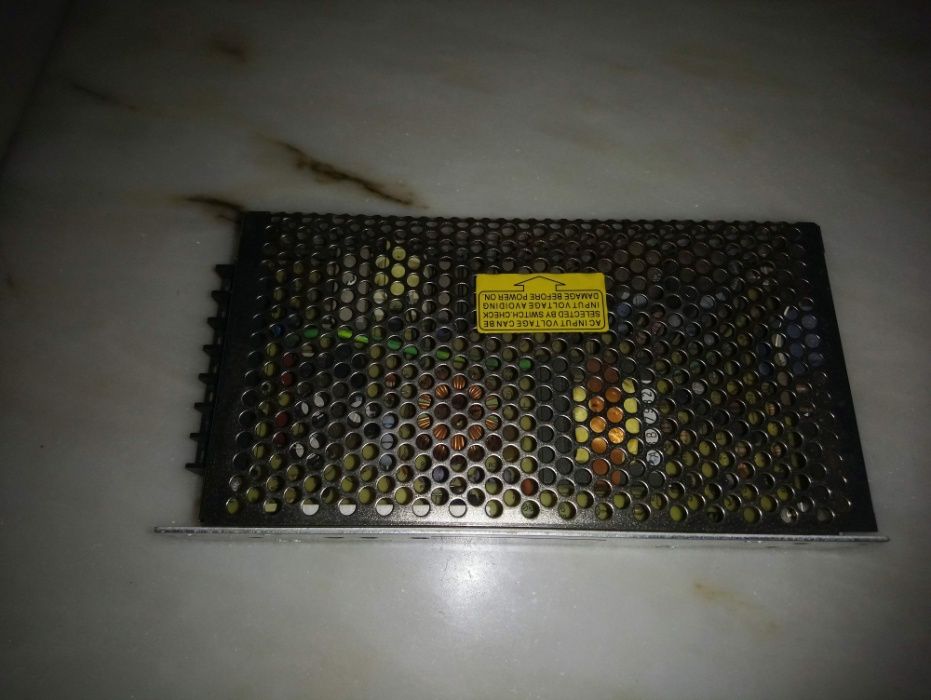 Fonte de alimentação 5, 12 a 24V 100W a 200W MeanWell