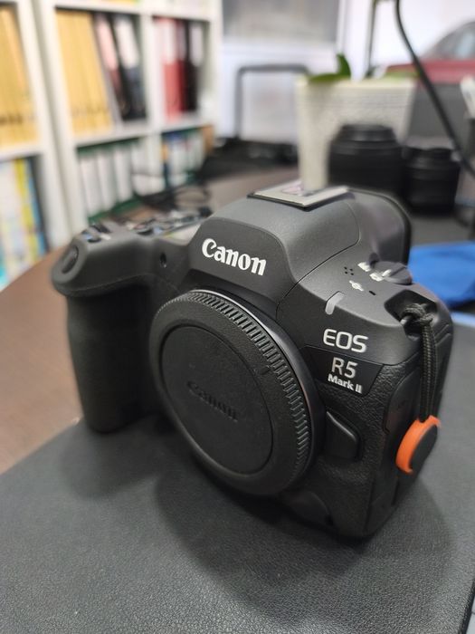 Canon R5 mkII como nova