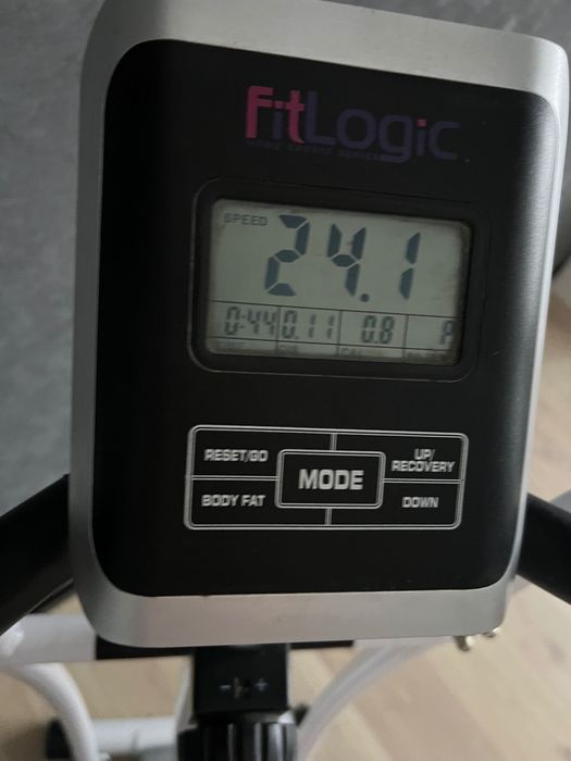 Орбітрек FitLogic