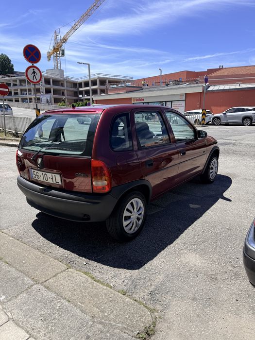 Opel Corsa B com revisão feita ha menos de 2 meses