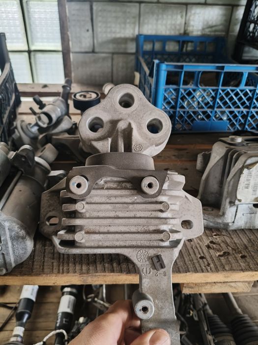 Подушка двигуна Джип Чероки Jeep Cherokee 2014-23 Розборка Шрот Разбор