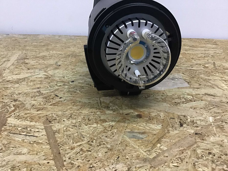 Lampa studyjna błyskowa 600Ws – Bowens | System X