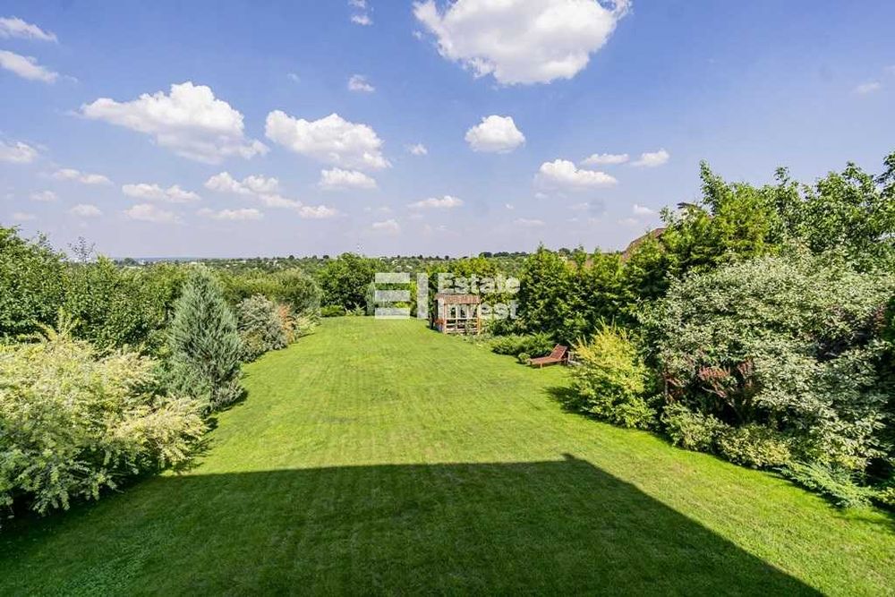 Продам будинок у смт. Коротич