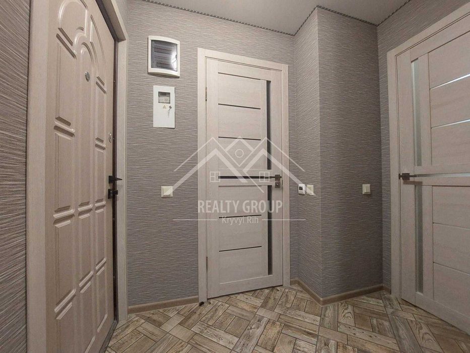 Продаж гарної 3к з ремонтом, меблями та технікою у ЦМ р-ні