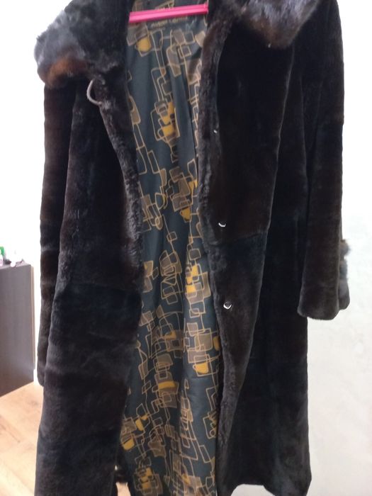 Продається шуба з бобрика