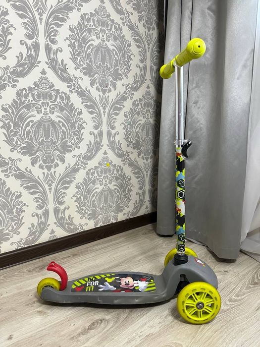 Самокат Mickey Mouse