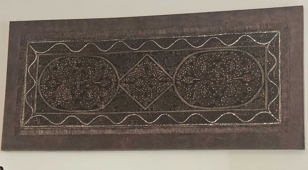 Quadro Decorativo com aplicações em relevo
