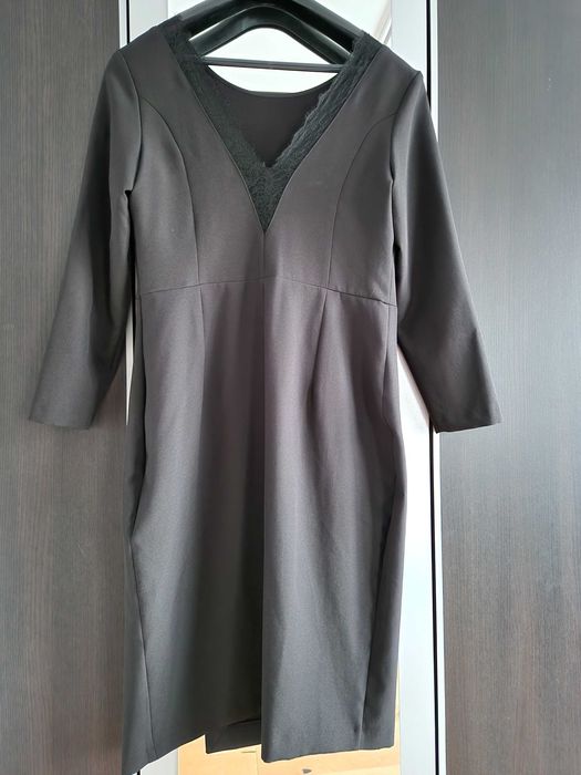 Czarna elegancka sukienka Mohito