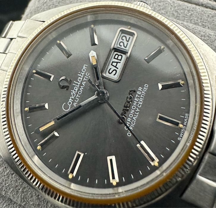 OMEGA  Constellation c-shaped Cal. 1021.  Gerald Genta White Gold Bezel