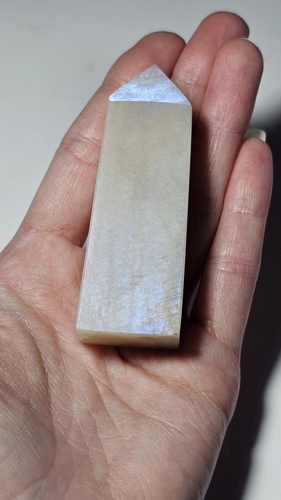 Naturalny kamień księżycowy 75 g.