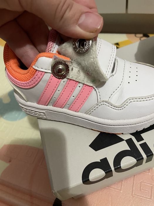 Кросівки для дівчинки adidas розмір 22