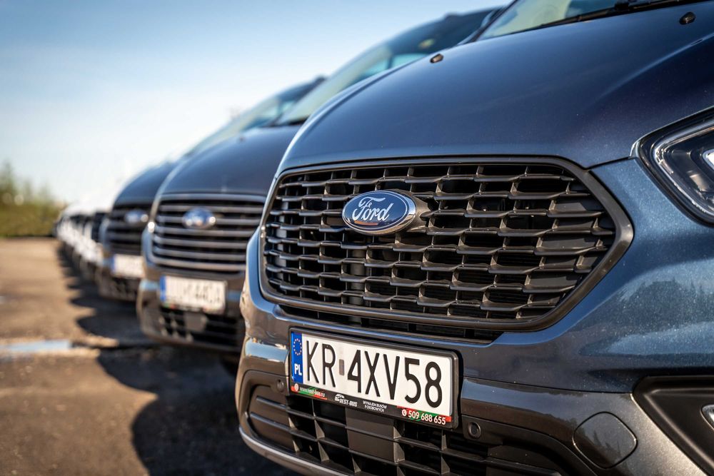 Bus 9-osobowy Wynajem do Wynajęcia Ford Transit Custom